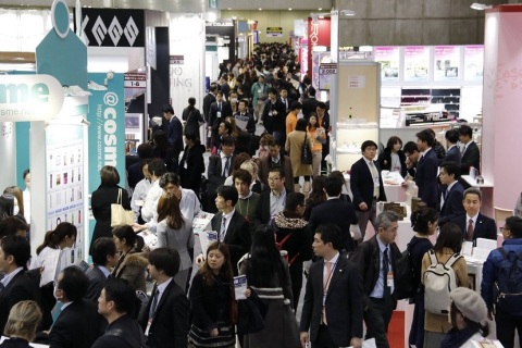 日本大阪化妆品展览会展会现场图片