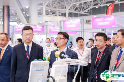 大湾区国际智能鞋机鞋材展览会展会现场图片