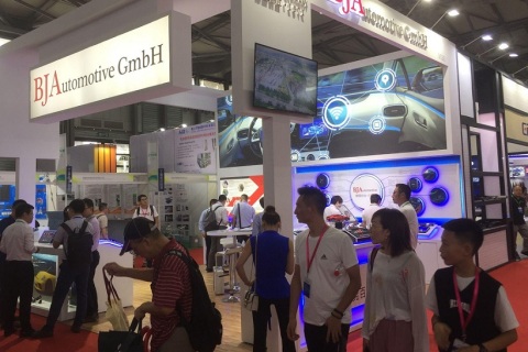 广州大湾区商用车产业大会展会现场图片