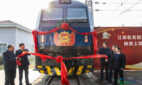 以“奋进”托举“复兴”梦——江岸机务段“奋进号”机车开启新篇章