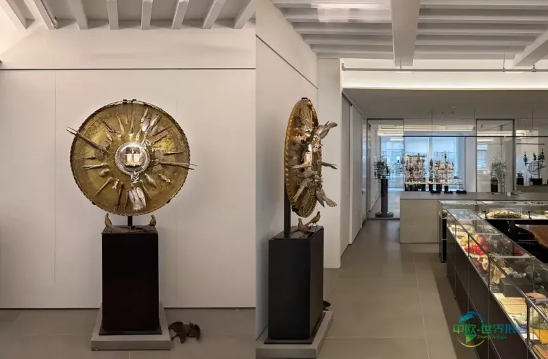 新德里国际艺术展上的跨文化艺术对话：Ghiora Aharoni在印度艺术展上的探索