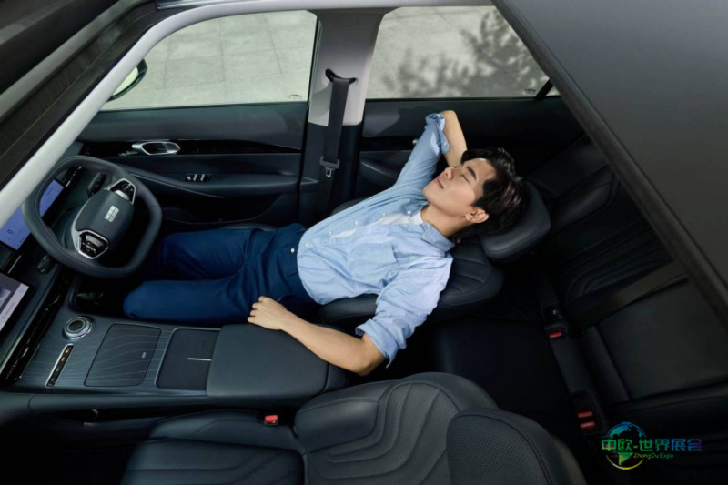 2025年泰国曼谷国际摩托车展览会：Geely EX5 Max年末促销