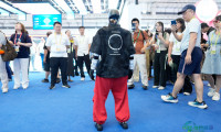 消博会现场直击：赛博朋克式未来已触手可及！｜C视频