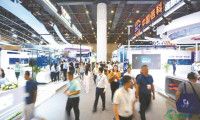 八十余国观众汇聚江城！第21届光博会盛大开幕，开启“光+AI”新纪元