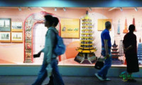 大报恩寺琉璃塔模型“驶入”上海地铁长廊