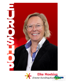EuroShop/EuroCIS总监Elke Moebius的肖像，红色背景，垂直印有“EUROSHOP”字样；版权：beta-web GmbH