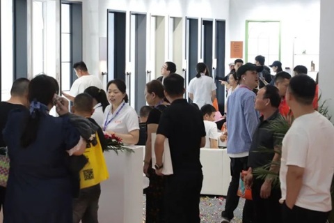 中国（南京）系统门窗、全屋定制、移门博览会展会现场图片