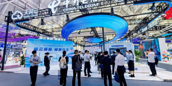 中国电信携硬核智能成果亮相2026世界智能产业博览会