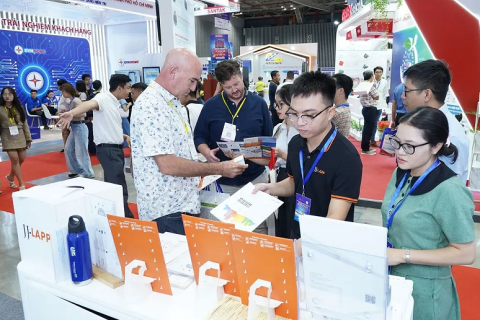 越南河内绿色能源展览会展会现场图片