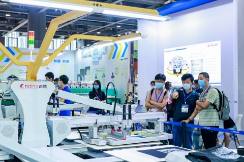 华北(石家庄)纺织制衣印绣花及箱包皮具供应链博览会展会现场图片