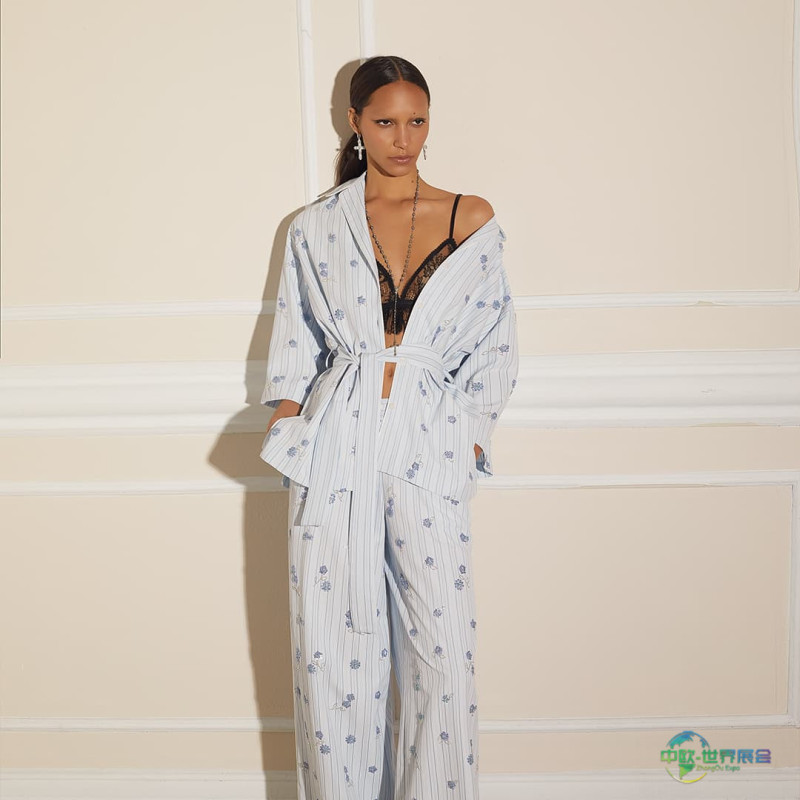 ACCESS FASHION亮相CIFF（丹麦哥本哈根国际秋季服装展览会） 展现当代女装优雅魅力