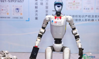 武契奇出席中塞协作人形机器人工厂量产启动仪式