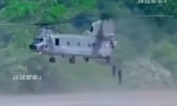 印度5名特种兵演练时自直升机跃入河内，岂料橡皮艇被急流卷走，2人下落不明