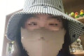 女子沐浴后预约上门取件，三分钟后快递员未经允许推门闯入致其走光！律师表示不涉刑责，网友争论不休